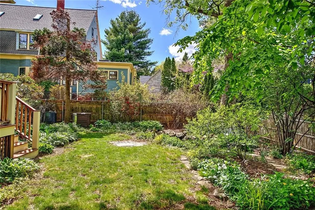 22 Irving Avenue Providence RI 02906