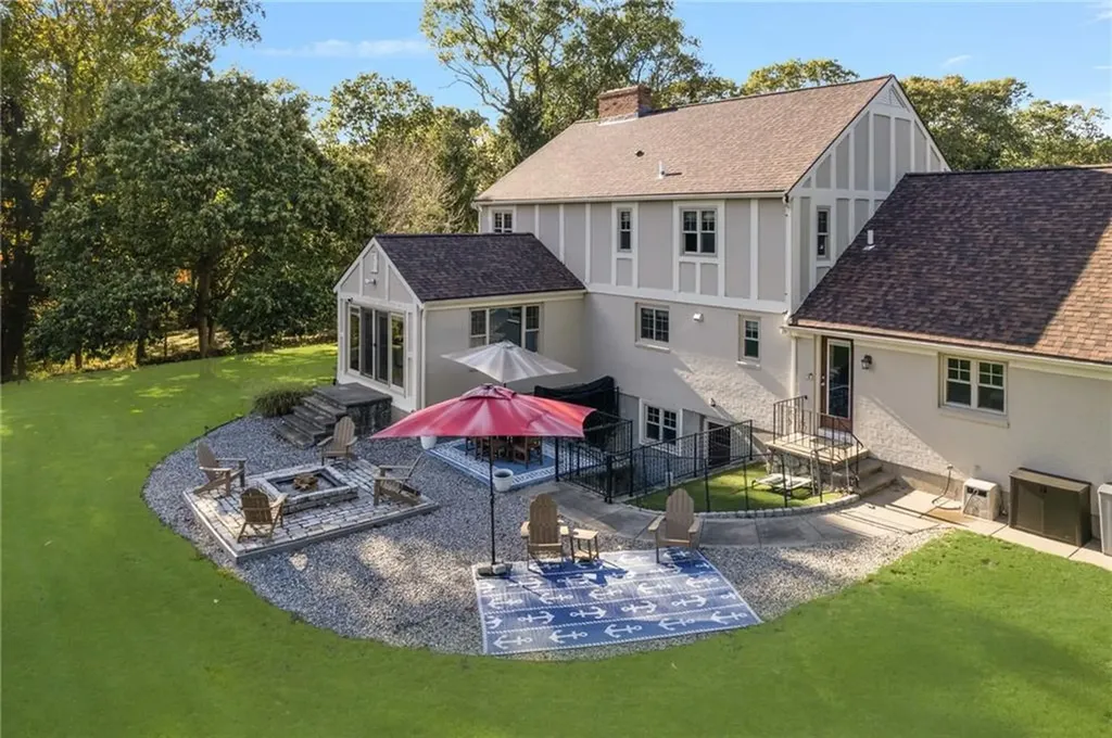 365 367 West Wrentham Road Cumberland RI 02864