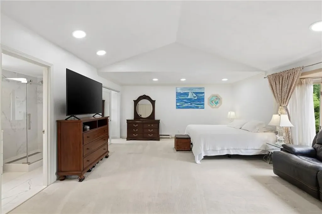125 Old Mendon Road Cumberland RI 02864