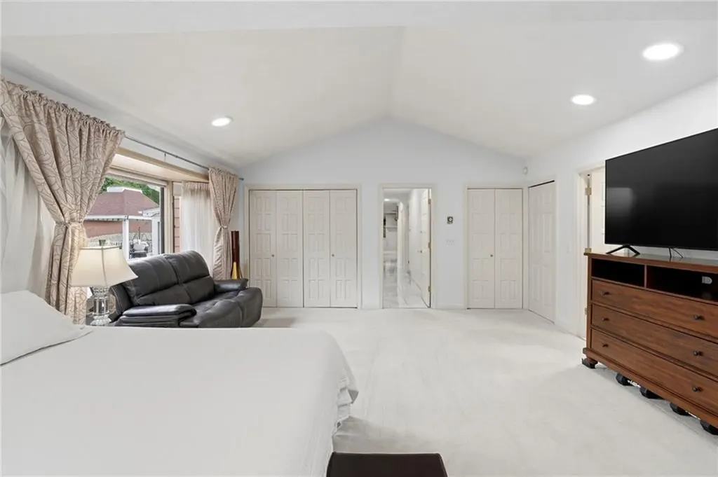 125 Old Mendon Road Cumberland RI 02864
