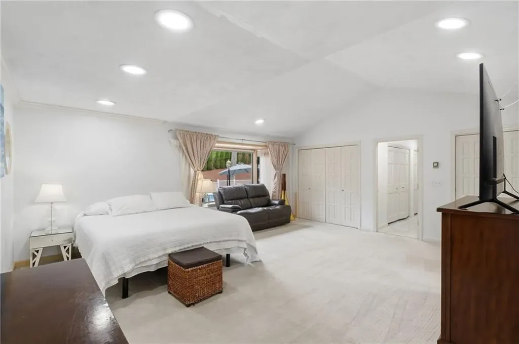 125 Old Mendon Road Cumberland RI 02864