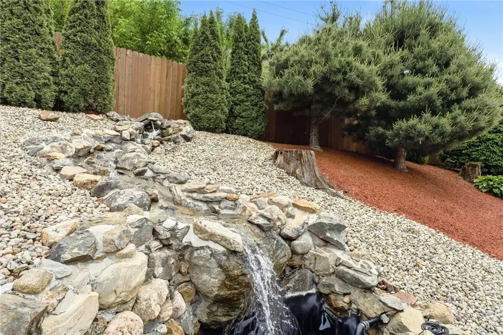 125 Old Mendon Road Cumberland RI 02864