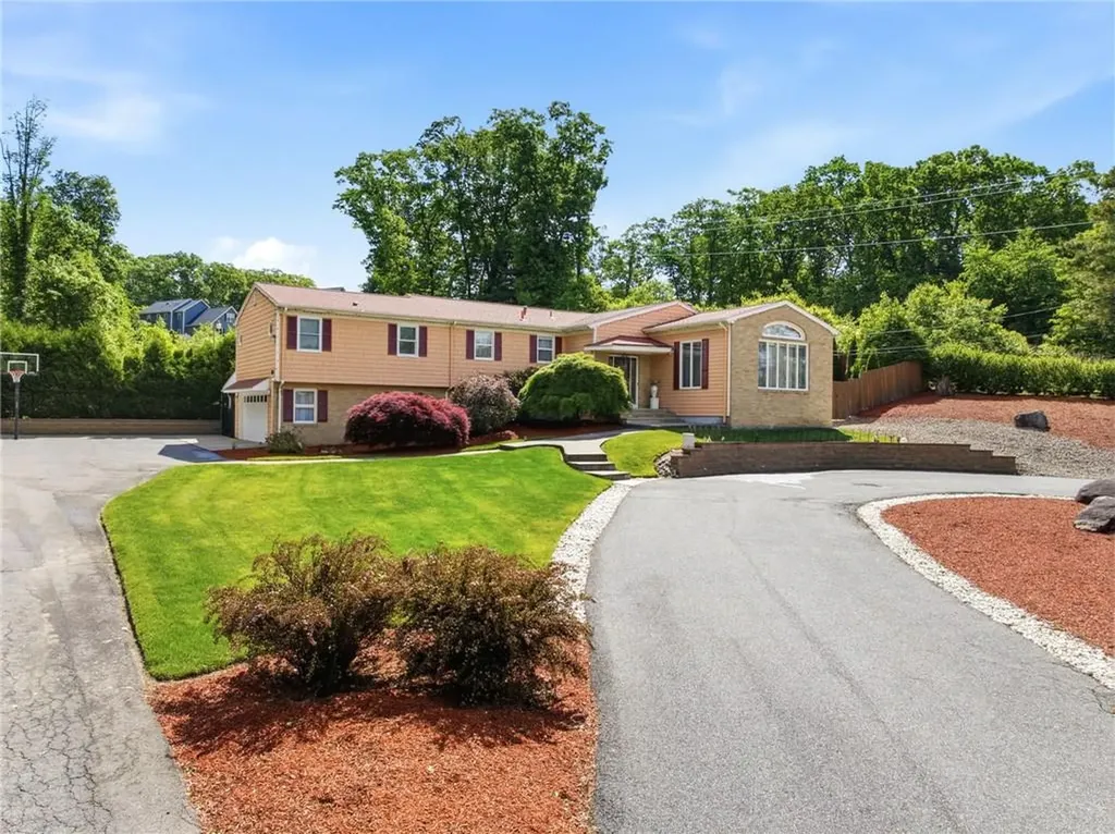 125 Old Mendon Road Cumberland RI 02864