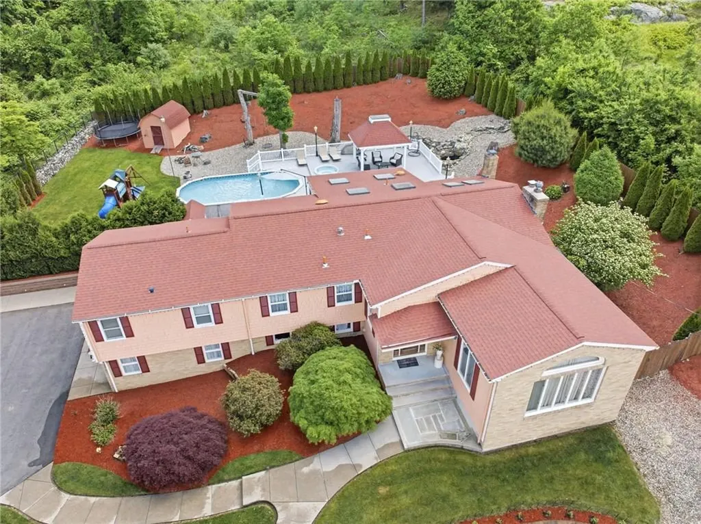 125 Old Mendon Road Cumberland RI 02864
