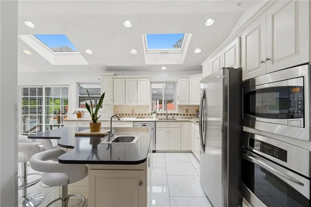 125 Old Mendon Road Cumberland RI 02864