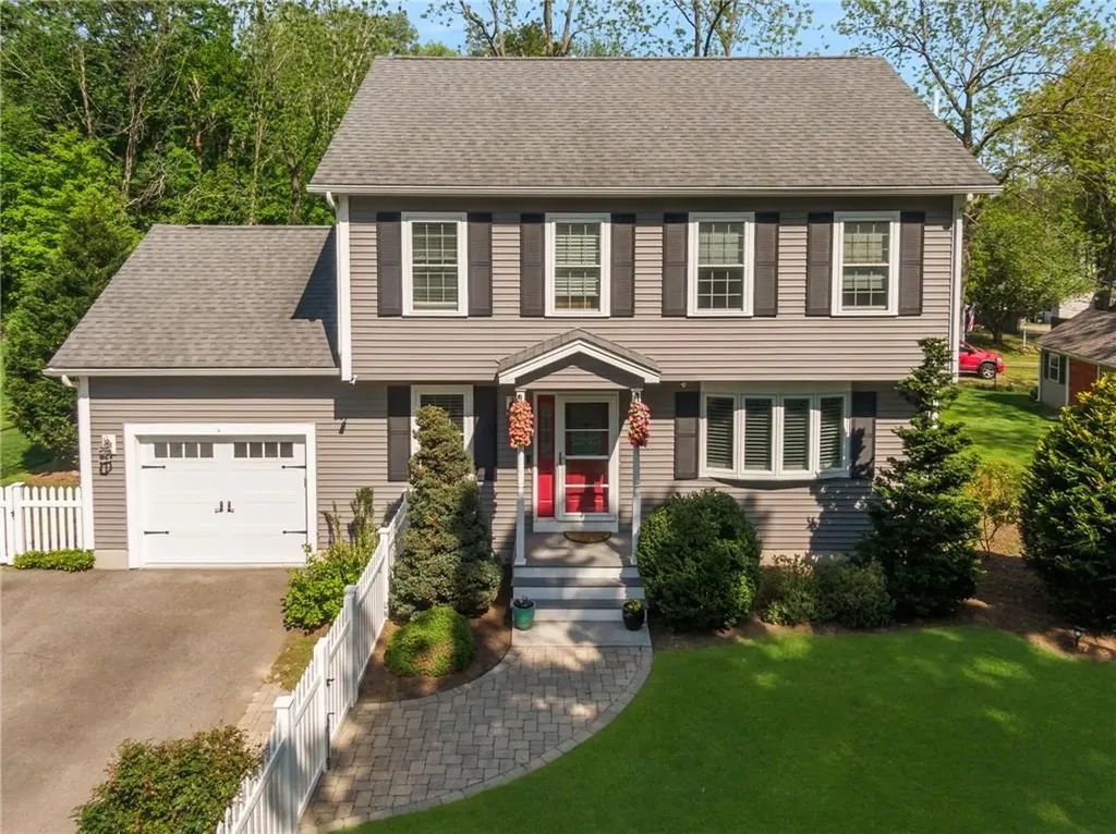 23 Clinton Avenue Scituate RI 02831