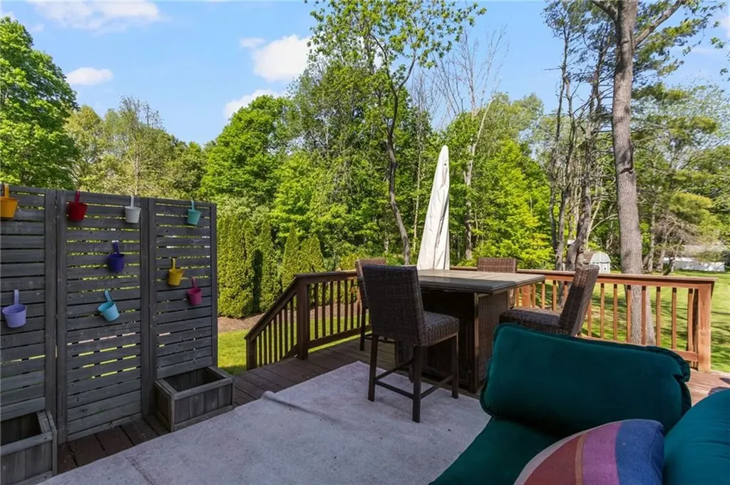 23 Clinton Avenue Scituate RI 02831