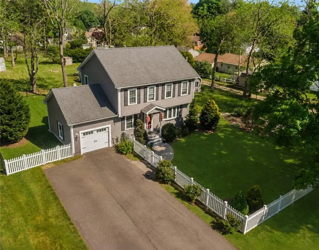 23 Clinton Avenue Scituate RI 02831