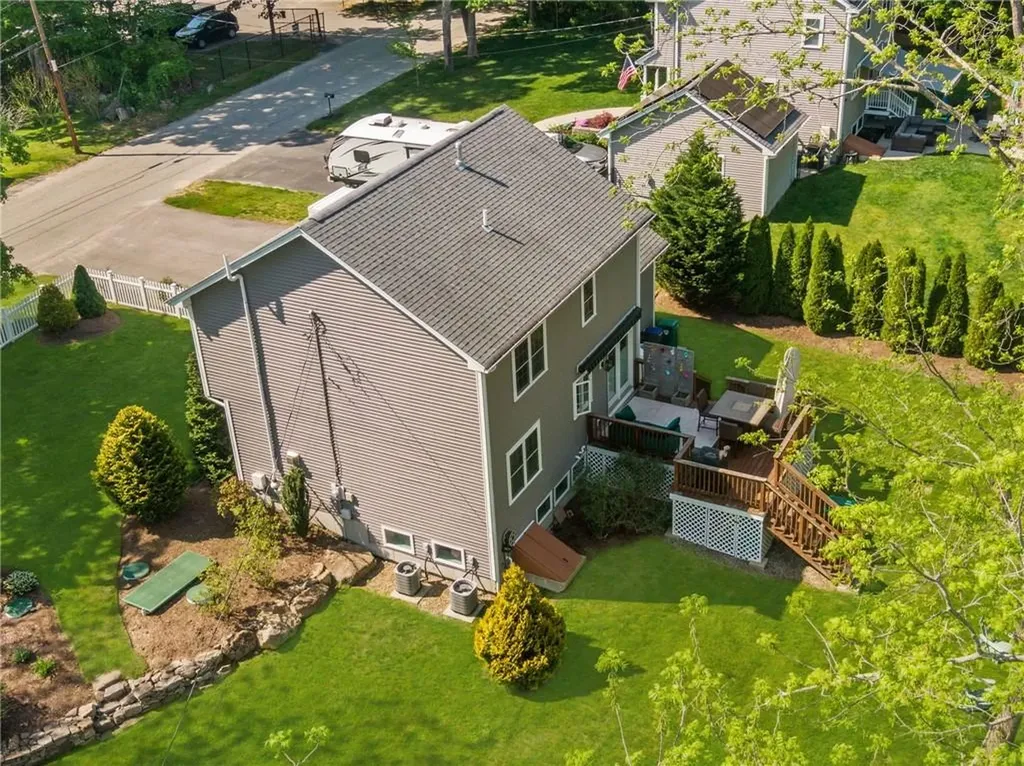 23 Clinton Avenue Scituate RI 02831