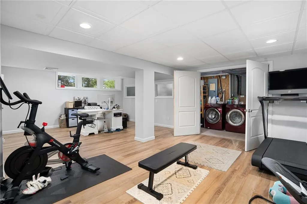 23 Clinton Avenue Scituate RI 02831