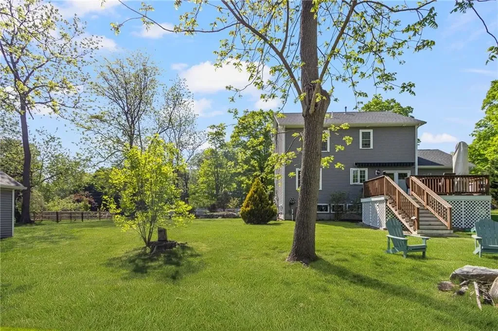 23 Clinton Avenue Scituate RI 02831