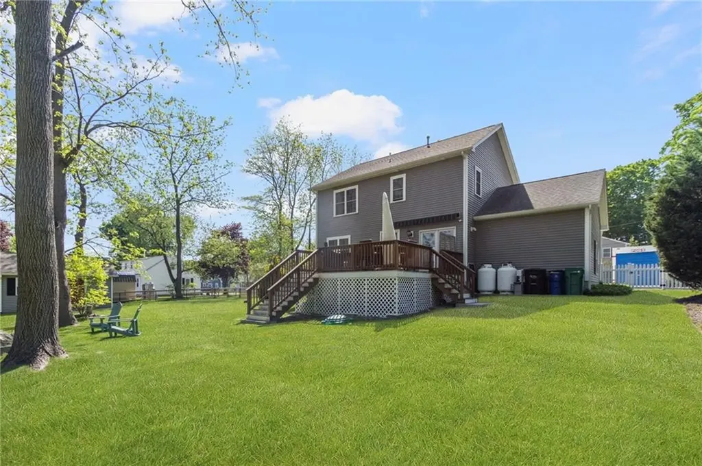 23 Clinton Avenue Scituate RI 02831