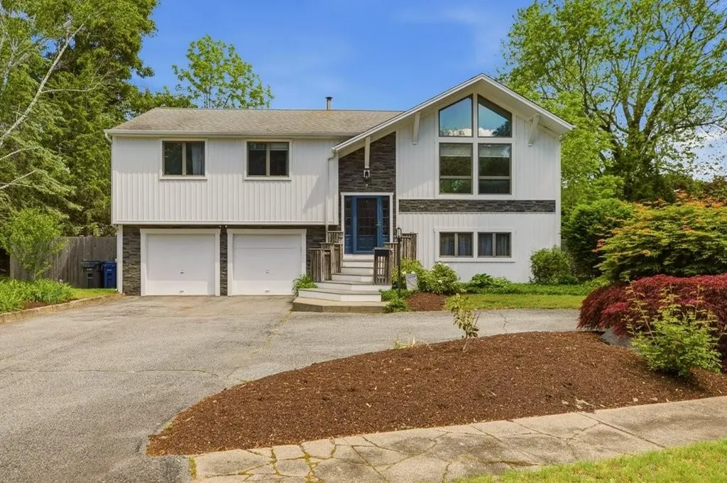 7 Friar Tuck Road Warwick RI 02886