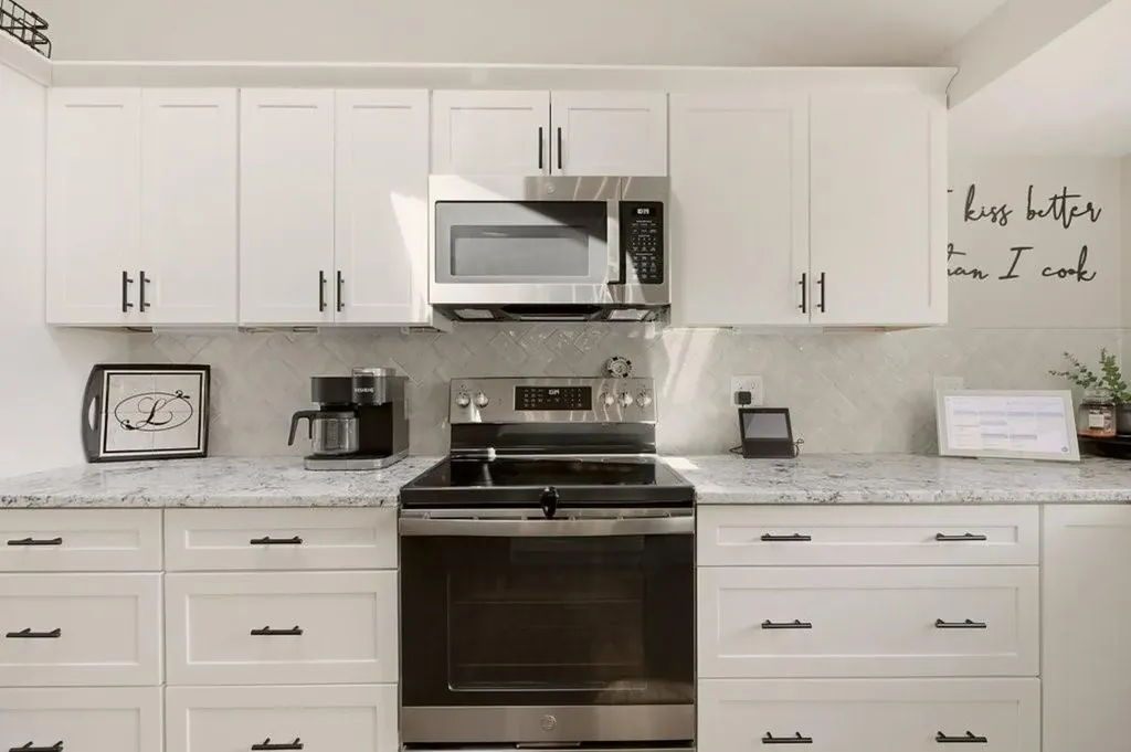 7 Friar Tuck Road Warwick RI 02886