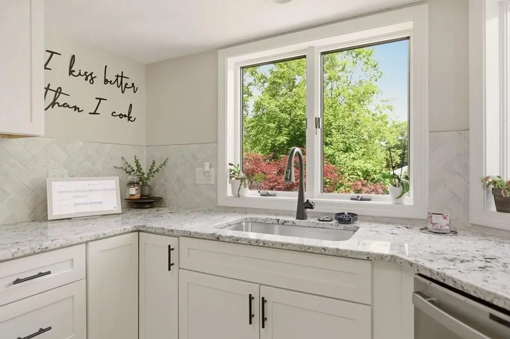 7 Friar Tuck Road Warwick RI 02886