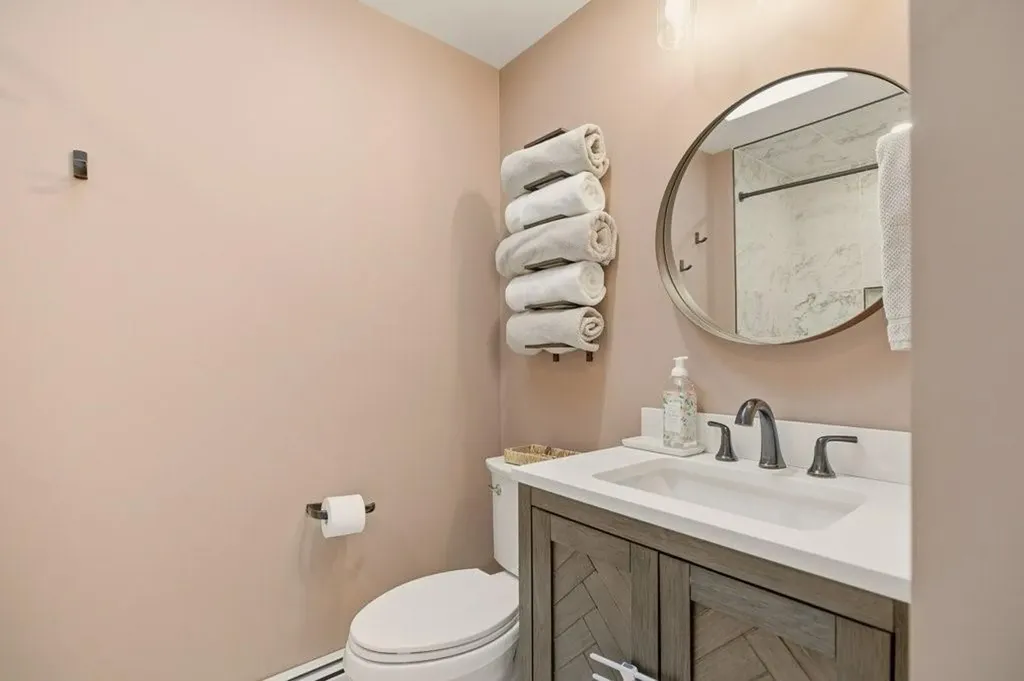 7 Friar Tuck Road Warwick RI 02886