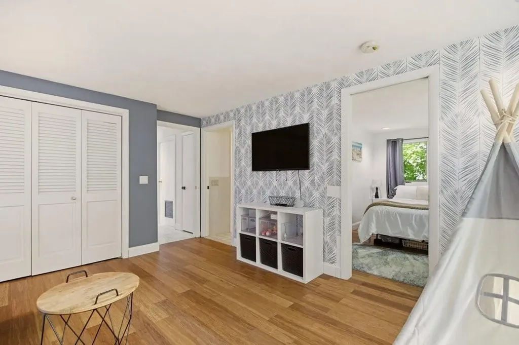7 Friar Tuck Road Warwick RI 02886