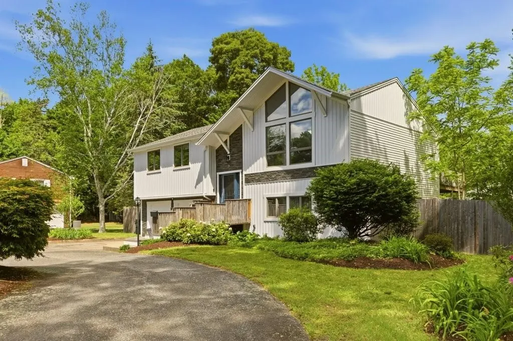 7 Friar Tuck Road Warwick RI 02886