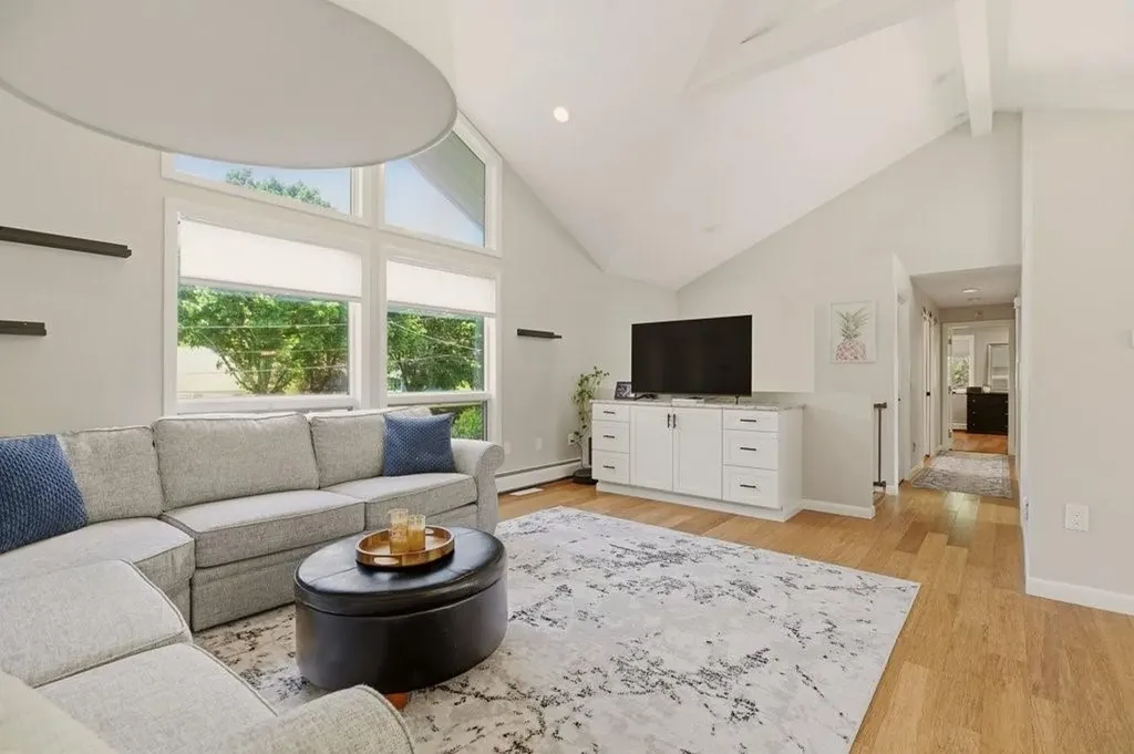 7 Friar Tuck Road Warwick RI 02886