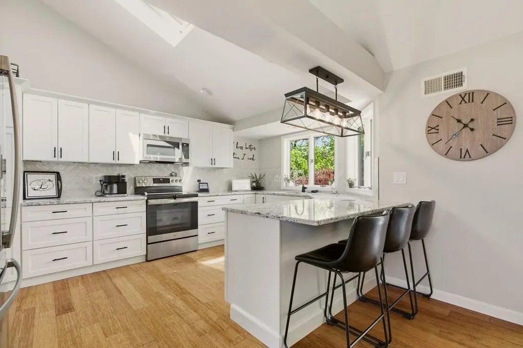 7 Friar Tuck Road Warwick RI 02886