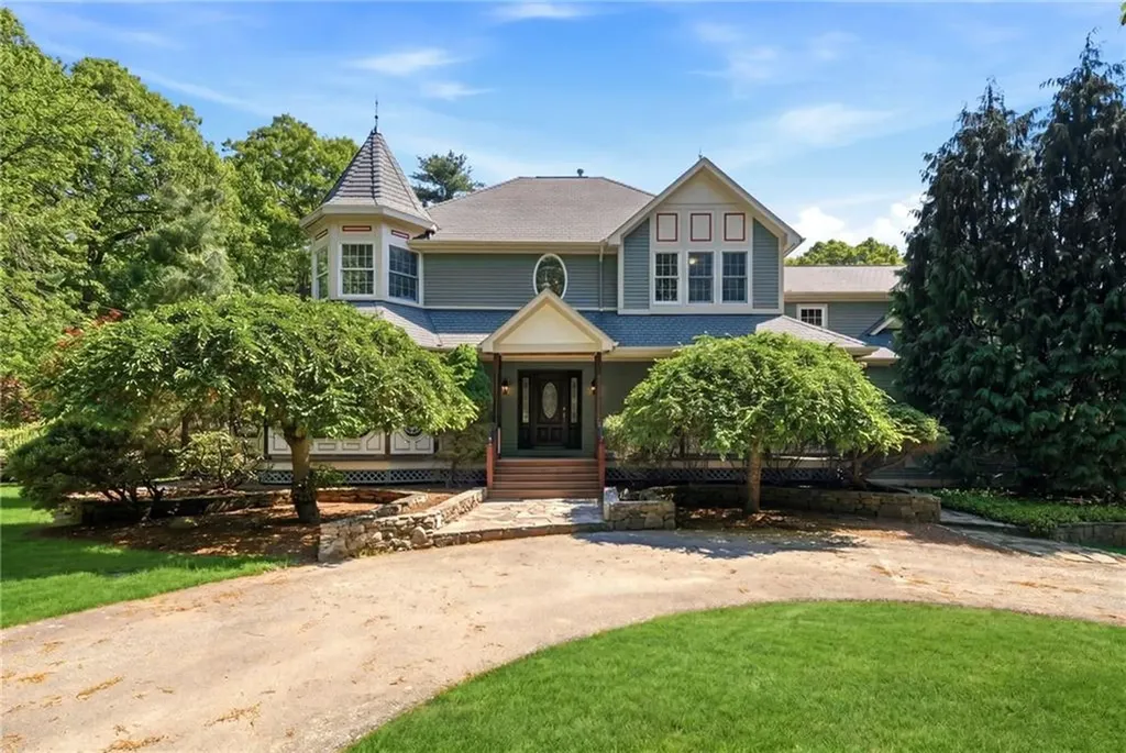 396 Love Lane Warwick RI 02818
