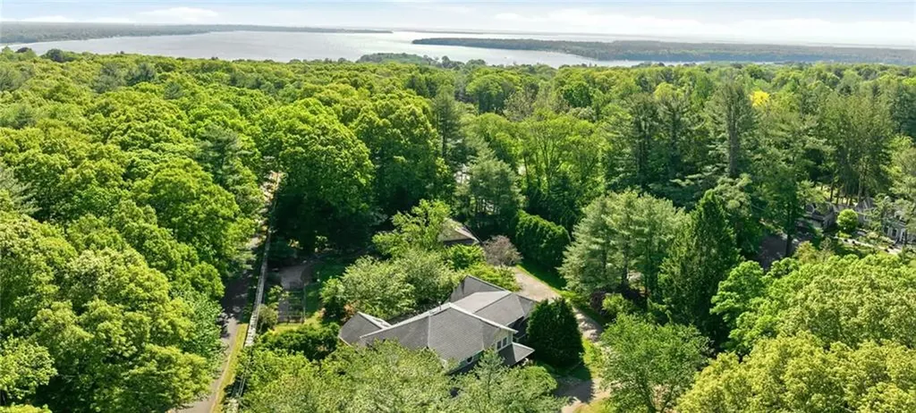 396 Love Lane Warwick RI 02818