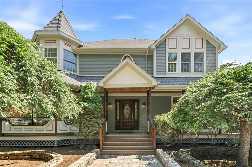 396 Love Lane Warwick RI 02818