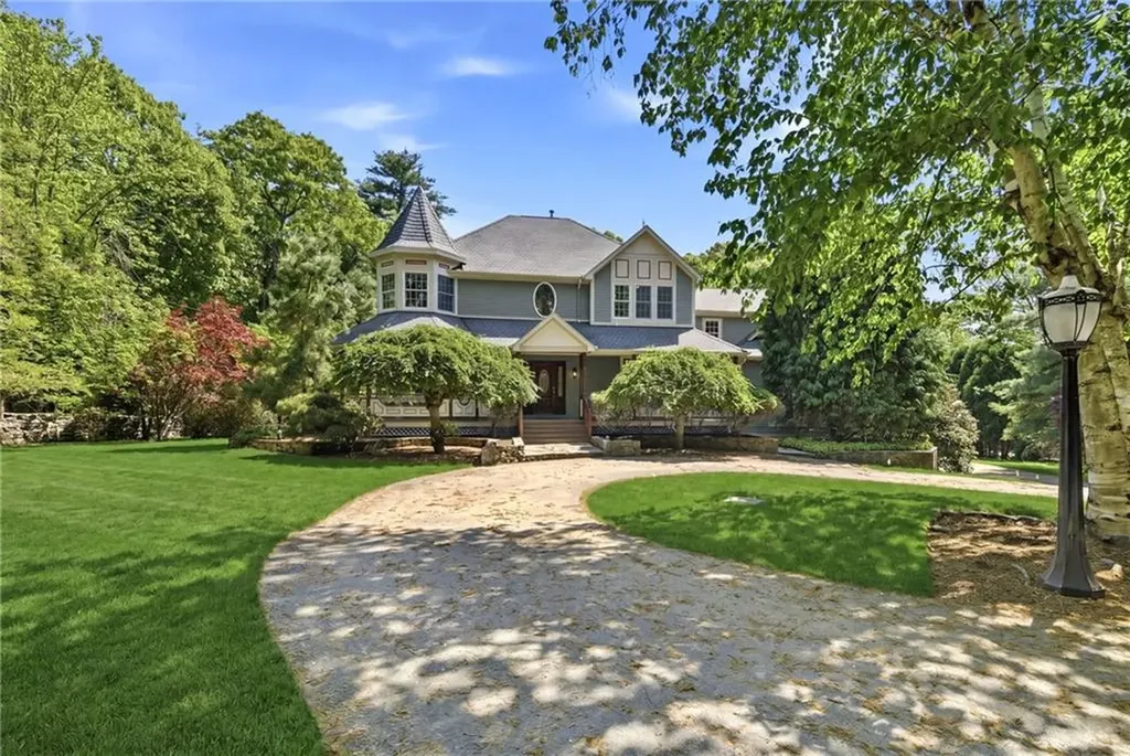 396 Love Lane Warwick RI 02818