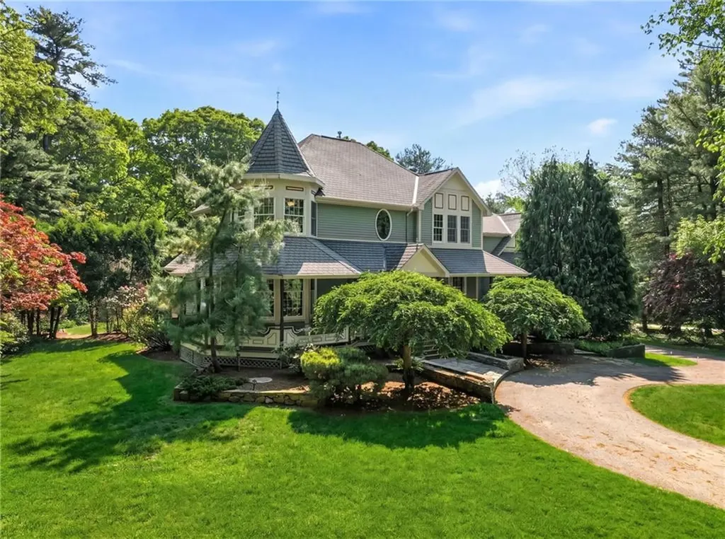 396 Love Lane Warwick RI 02818