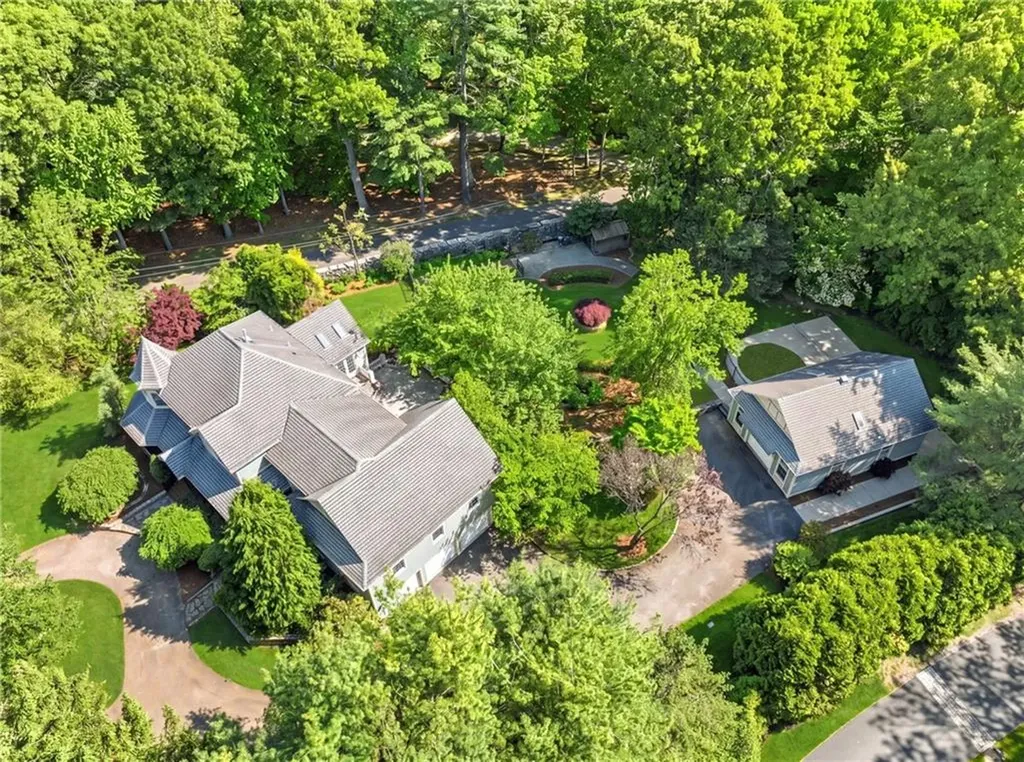 396 Love Lane Warwick RI 02818