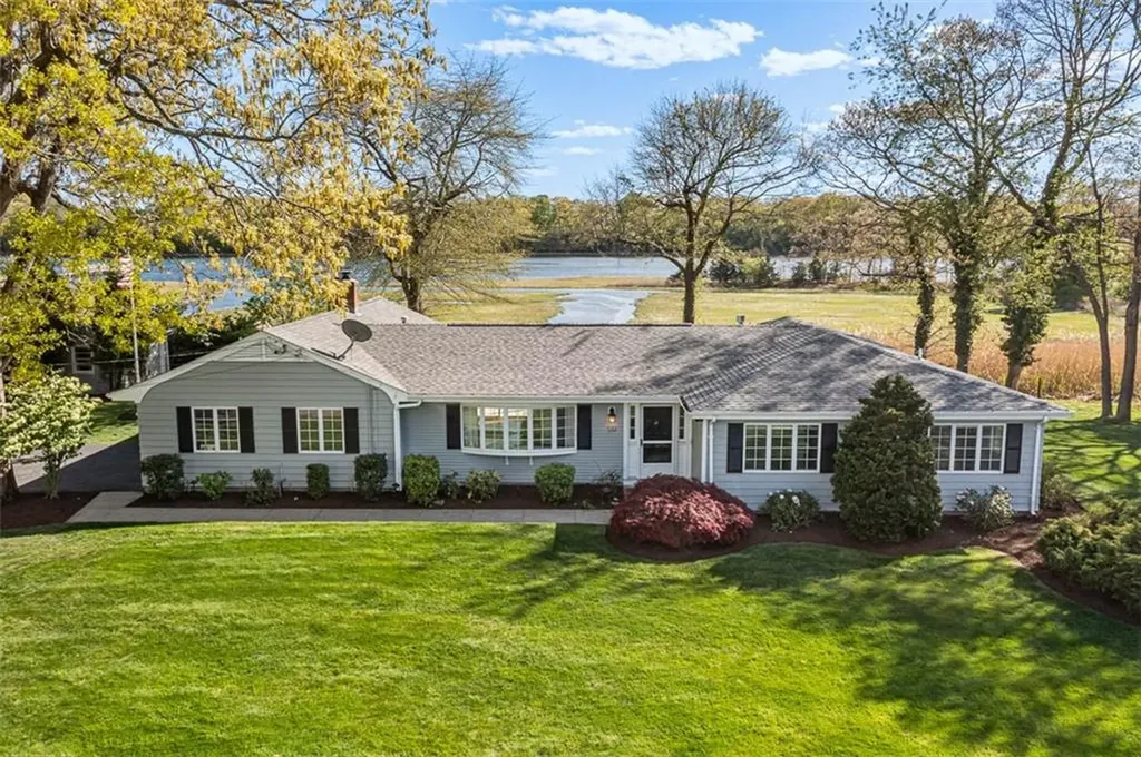 33 Meadowbrook Drive Barrington RI 02806