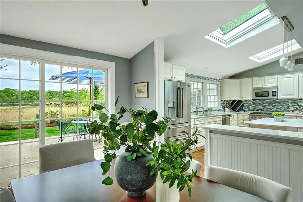 33 Meadowbrook Drive Barrington RI 02806