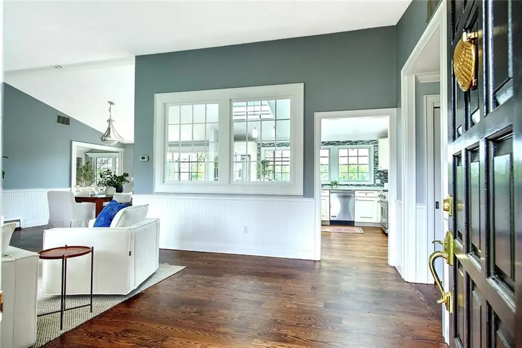 33 Meadowbrook Drive Barrington RI 02806