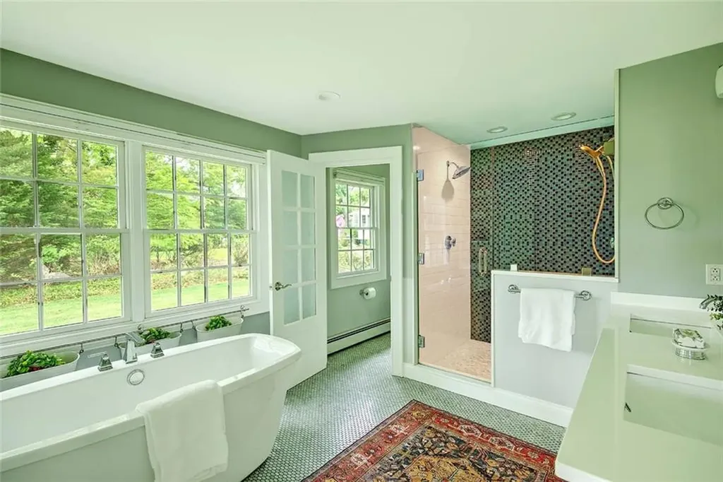 33 Meadowbrook Drive Barrington RI 02806