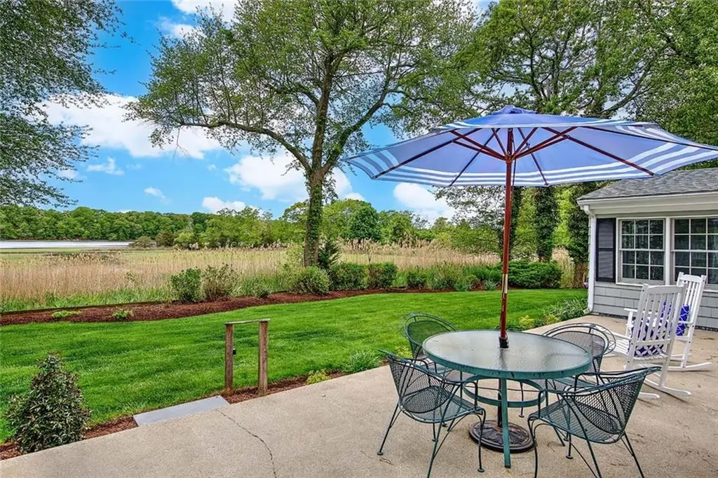 33 Meadowbrook Drive Barrington RI 02806