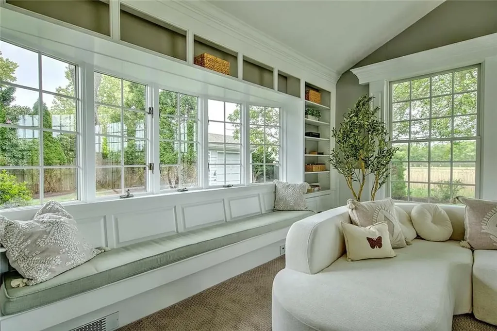 33 Meadowbrook Drive Barrington RI 02806