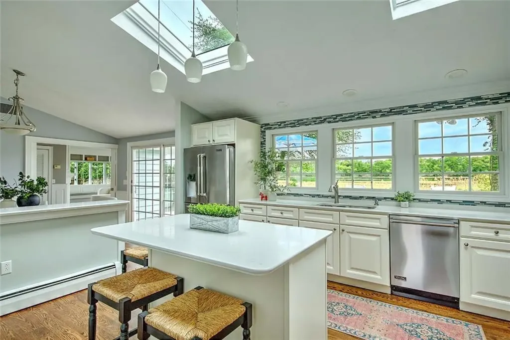33 Meadowbrook Drive Barrington RI 02806