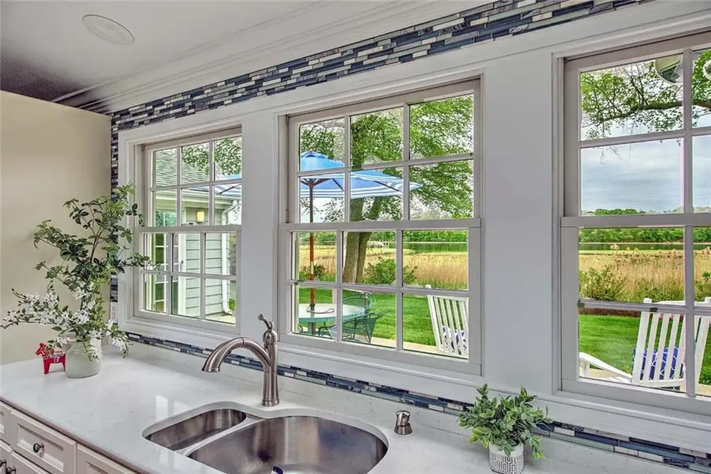 33 Meadowbrook Drive Barrington RI 02806