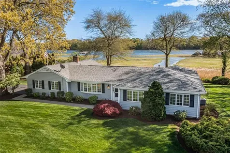 33 Meadowbrook Drive Barrington RI 02806