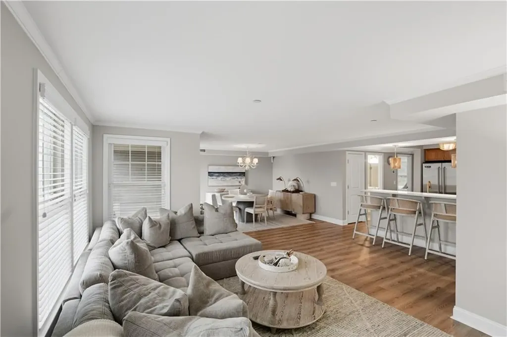 20 Narragansett Avenue Narragansett RI 02882