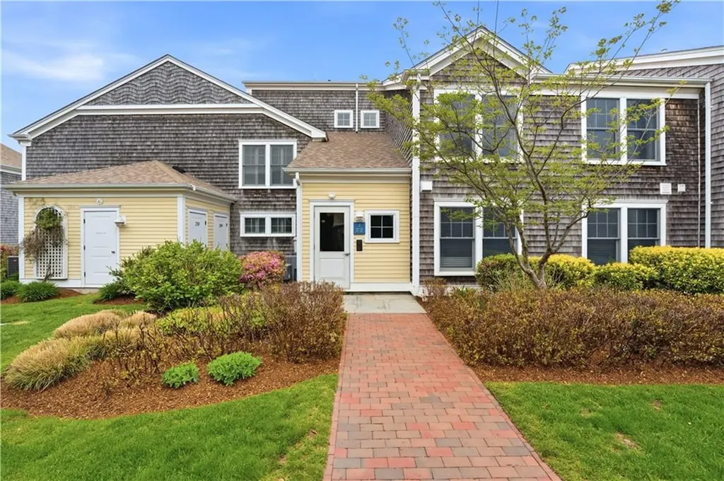 20 Narragansett Avenue Narragansett RI 02882