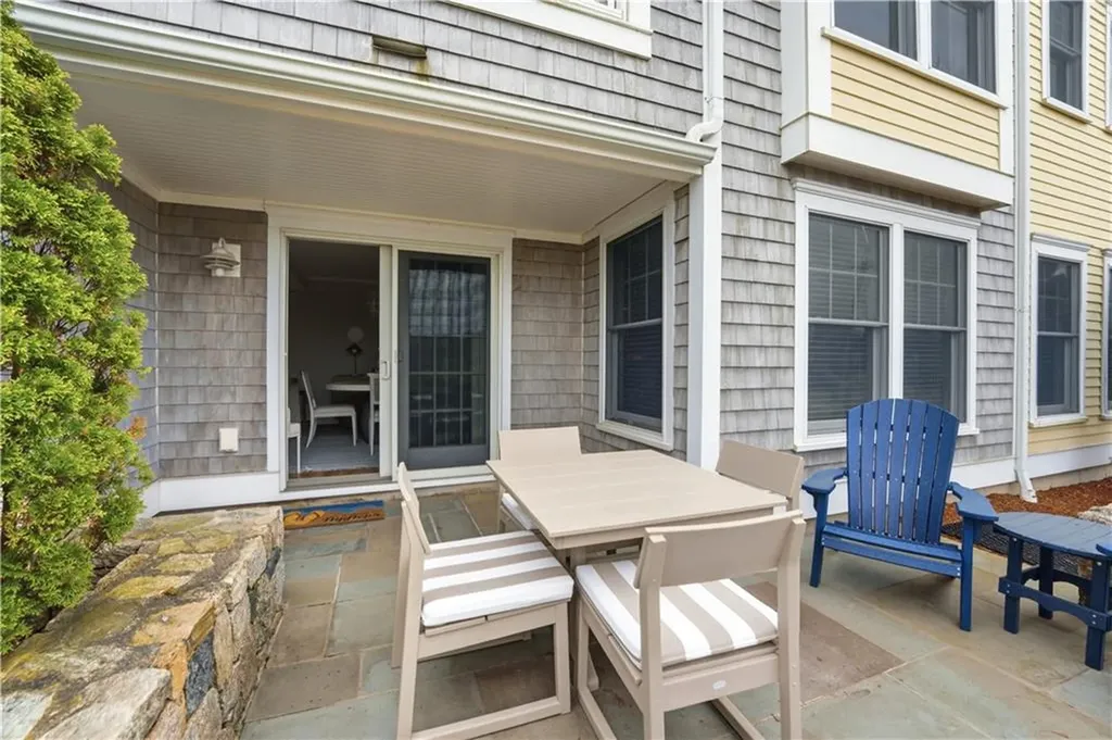 20 Narragansett Avenue Narragansett RI 02882