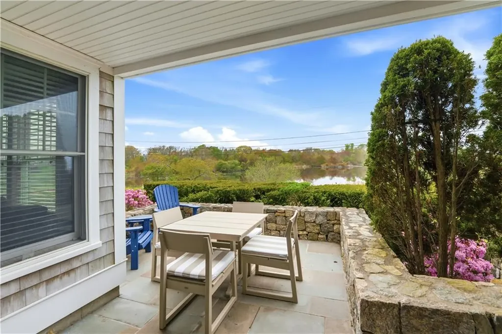20 Narragansett Avenue Narragansett RI 02882
