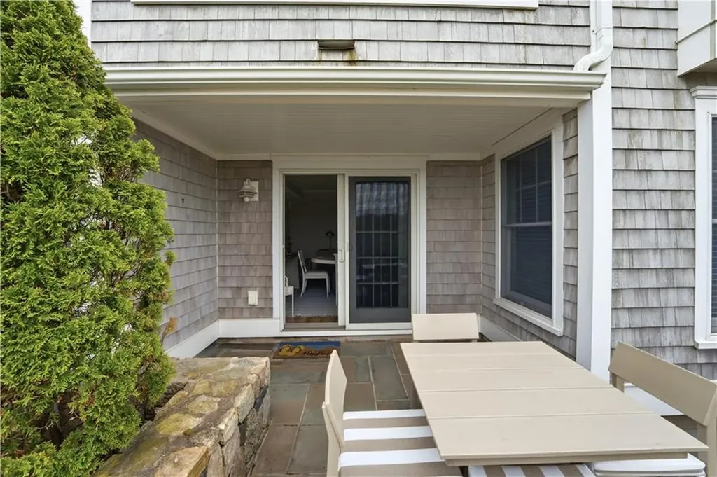 20 Narragansett Avenue Narragansett RI 02882