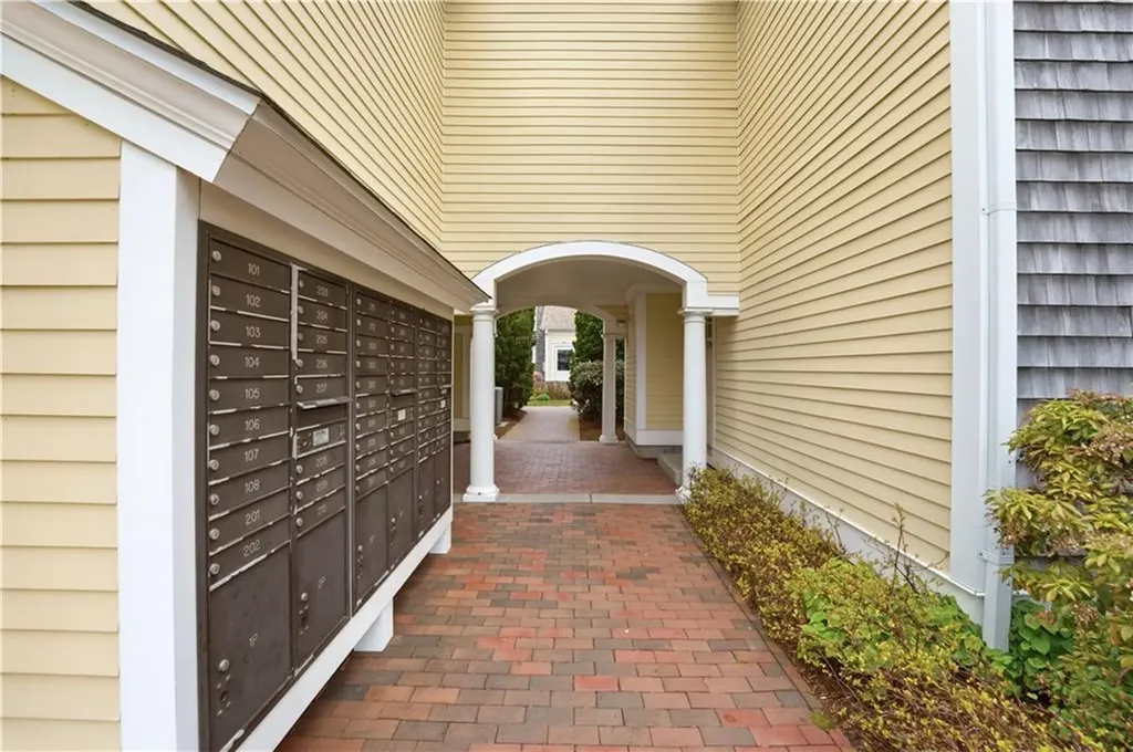 20 Narragansett Avenue Narragansett RI 02882
