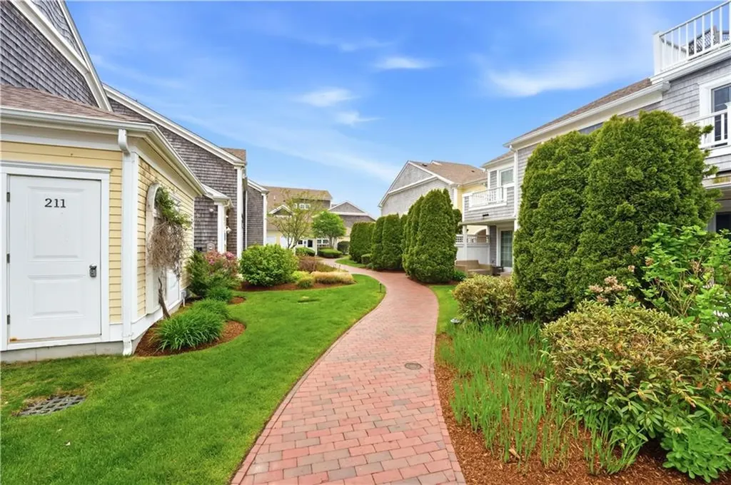 20 Narragansett Avenue Narragansett RI 02882