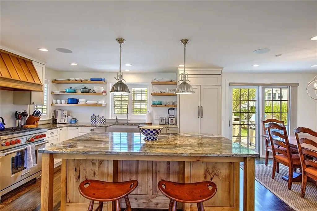 228 Bonnet Point Road Narragansett RI 02882