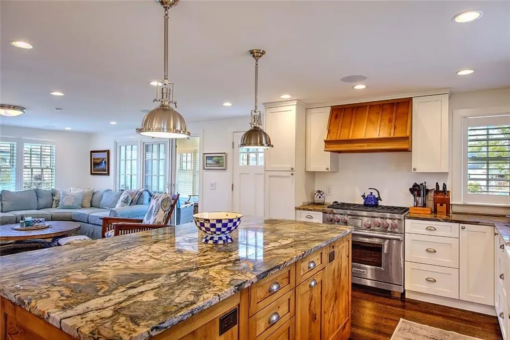 228 Bonnet Point Road Narragansett RI 02882