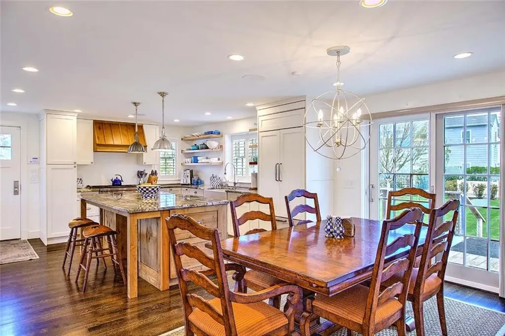 228 Bonnet Point Road Narragansett RI 02882