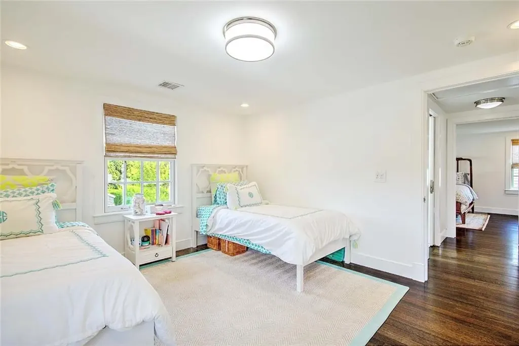 228 Bonnet Point Road Narragansett RI 02882